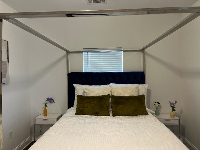 Photo - 2433 Almonaster Ave Unit 2433