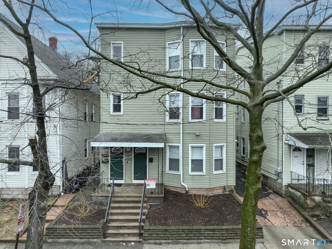 Building Photo - 679 Winchester Ave