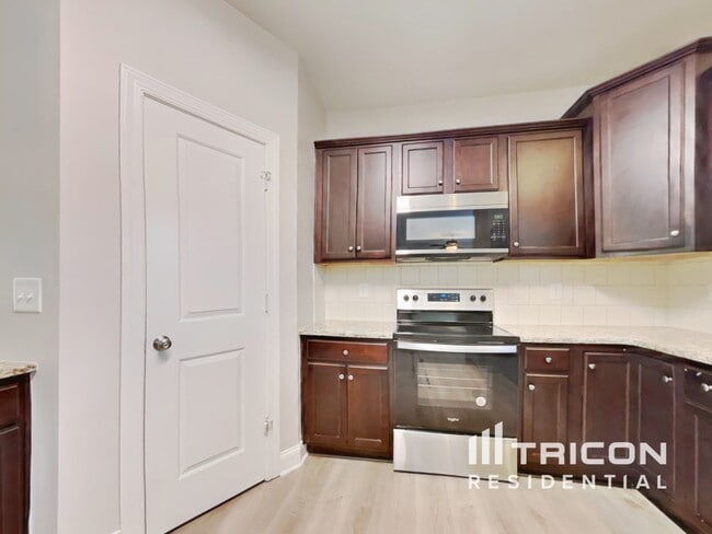 Photo - 232 Highcroft Cir