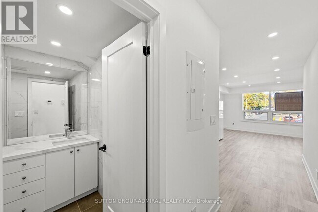 Photo - 1305 St Clair Ave W