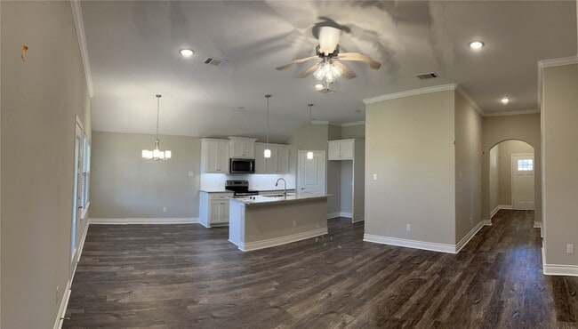 Photo - 704 Tippit Ln