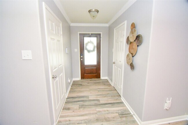 Photo - 12114 Helvick Cres Ave