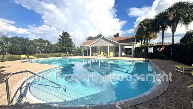 Photo - 2487 Hassonite St