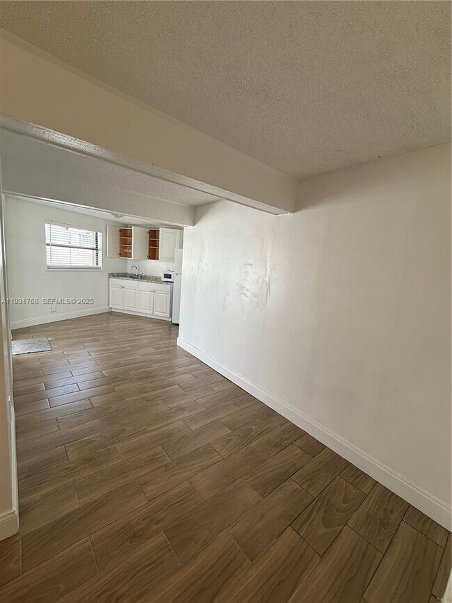 Photo - 2041 NW 35th St Unit B