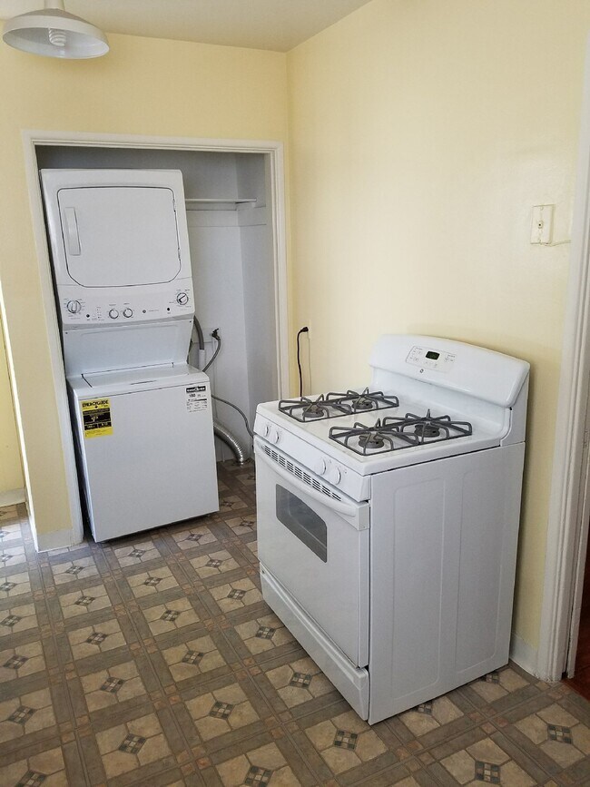 3351 Caroline Ave Unit 3351A