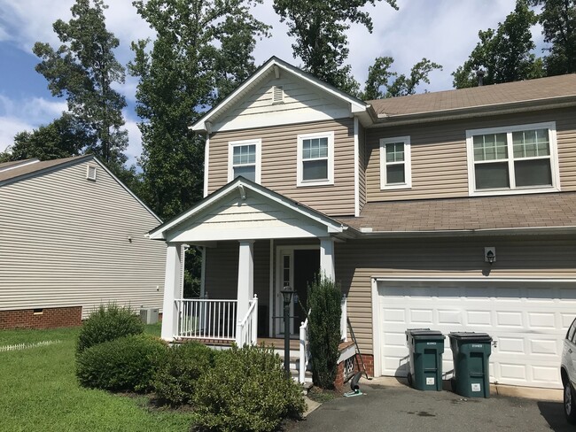 Building Photo - 3 Bdrm/2.5 Bth Home Located Close to I-95