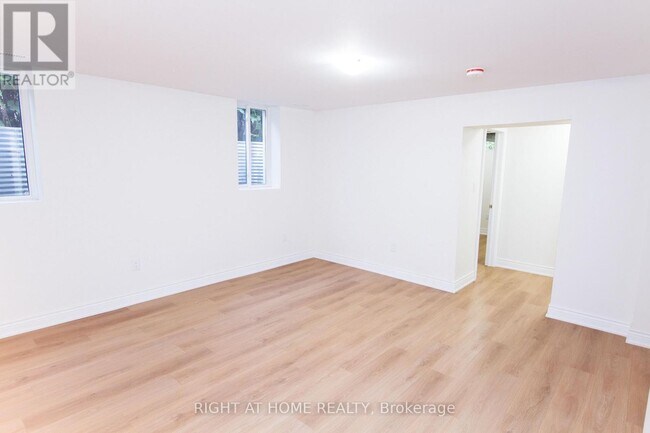 Photo - 659 Shakespeare Ave