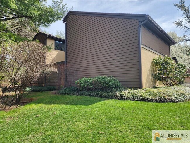 254 Sayre Dr