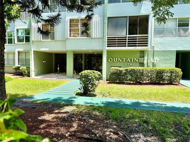 Photo - 2781 Taft St Unidad 208 Rental