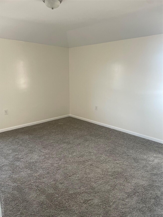 Photo - 149-50 120th St