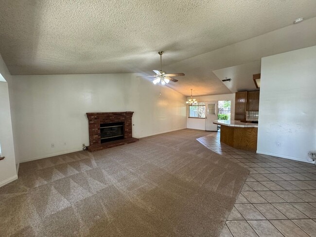 Photo - Charming cul-de-sac home!