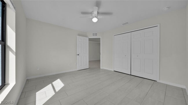 Building Photo - 324-326 SE 16th Pl