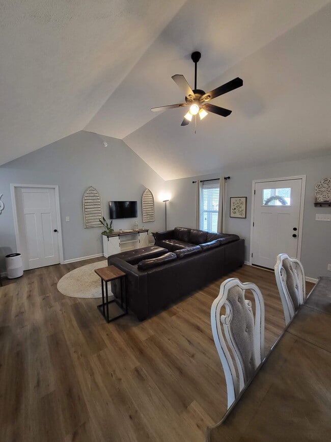 Photo - 351 Holly Grove Rd