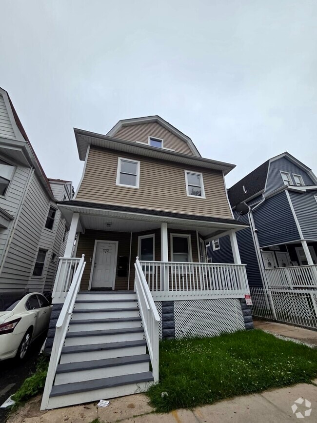 Building Photo - 222 Amherst St Unit 1 Rental