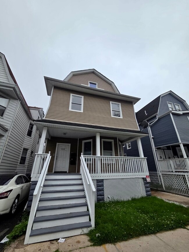 Building Photo - 222 Amherst St Unit 1 Rental