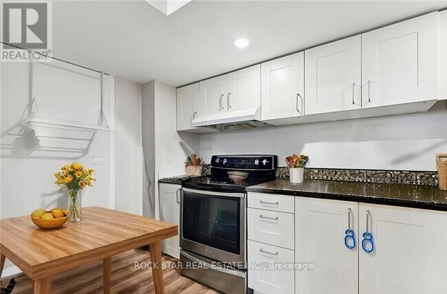 Photo - 203 Commercial St