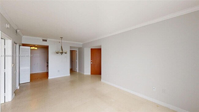 Photo - 6365 Collins Ave Unidad 2904