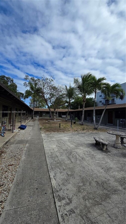 Photo - 12605 NE 13th Ave Unit 5