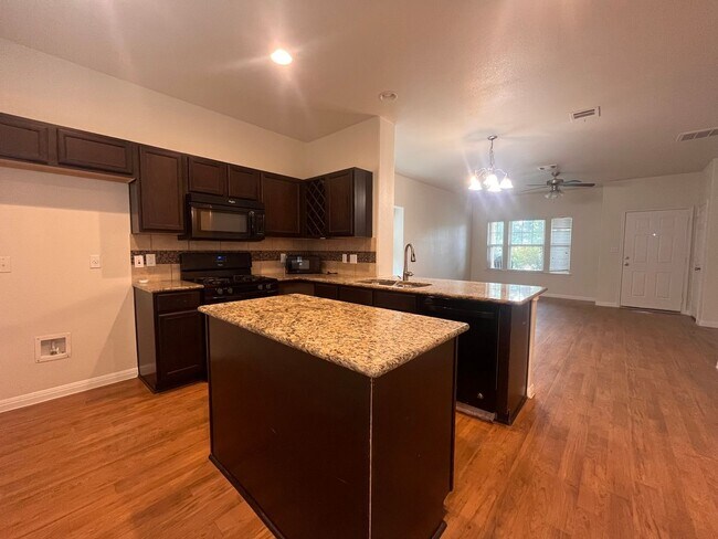 Photo - Blanco Vista 3 bed 2.5 bath