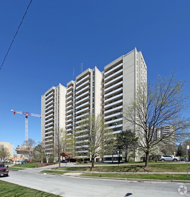 Primary Photo - Forest Manor