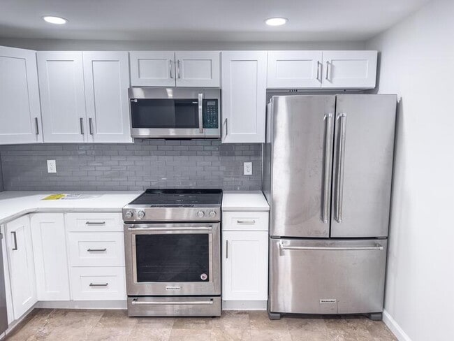 Photo - 453 Vineyard Ave