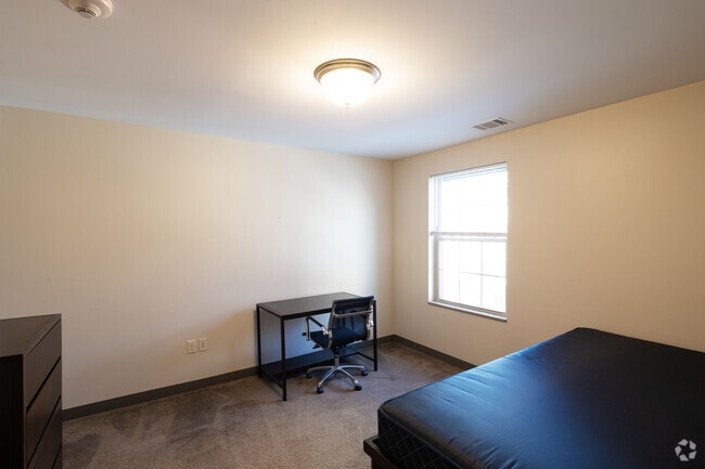 3BR, 3BA - 995SF