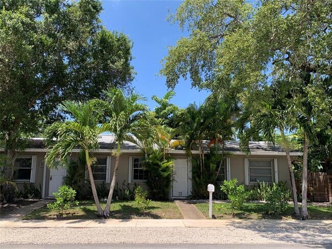 Photo - 801 SW 10th St Unidad 1