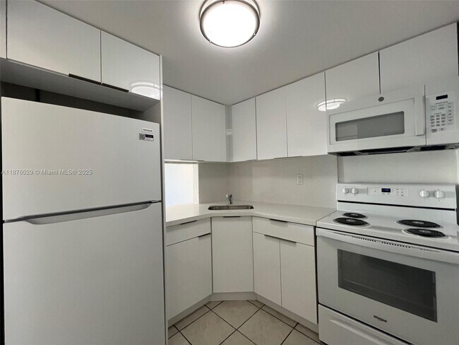 Photo - 4550 NW 9th St Unit 707E
