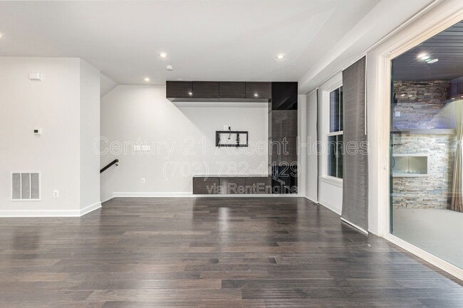 Photo - 22268 Sims Terrace