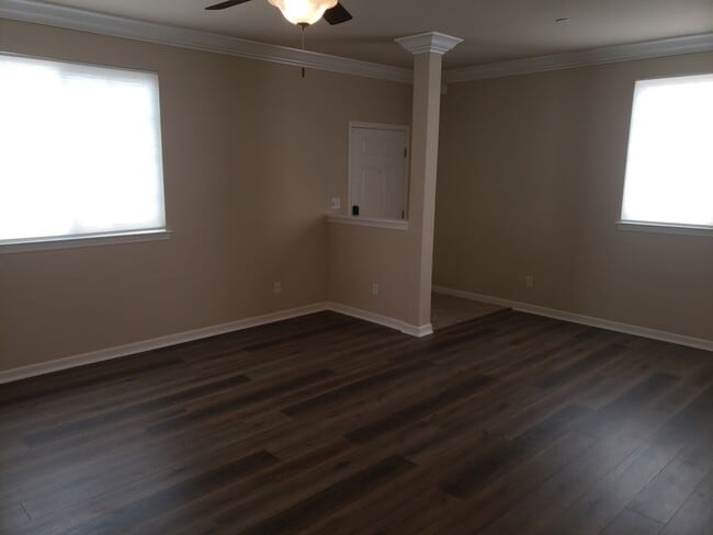 Photo - 4 BED 2.5 BATH TOWNHOME WITH SOLAR PANELS