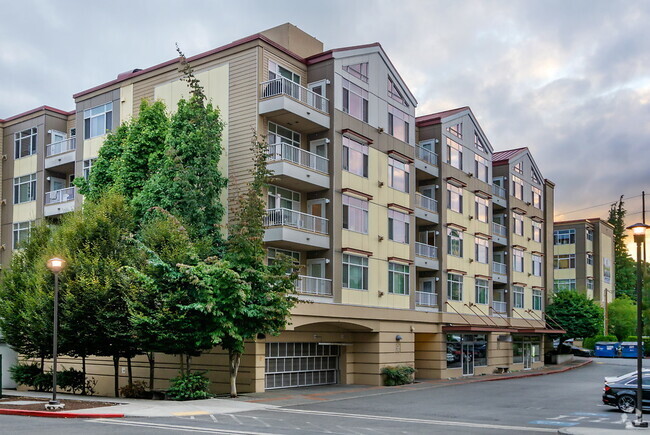 Building Photo - Courtyard Off Main Rental