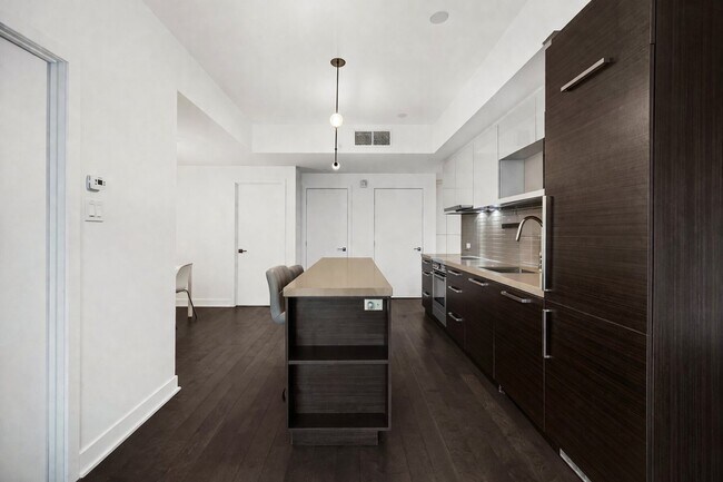 Photo - 1050 Drummond St Unit 3005