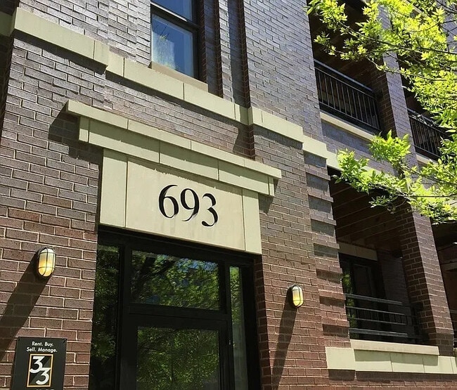 Building Photo - 693 N Peoria St