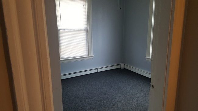 Bed 1 - 16 Europe St Unit 2