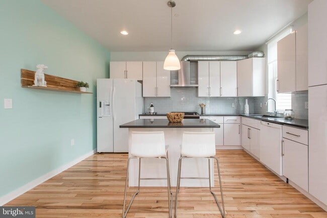 Photo - 3039 Baltz St