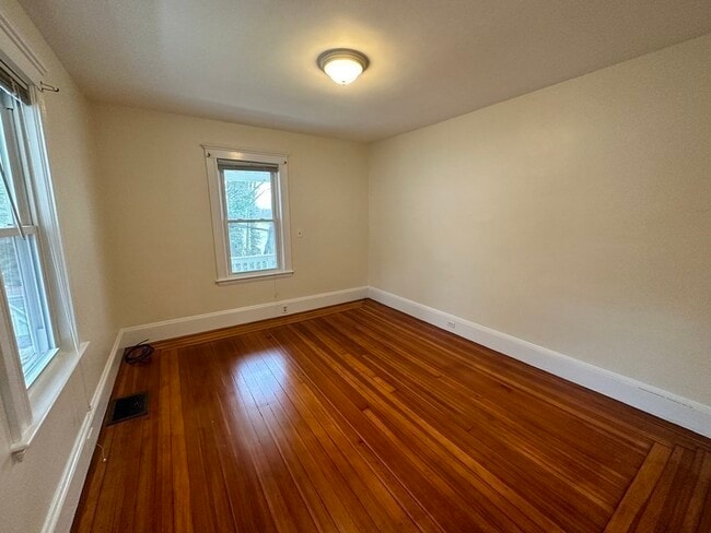 Photo - 907 Gay St