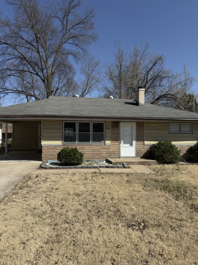 Building Photo - Charming 3-Bedroom Home in a Quiet St. Louis Neighborhood