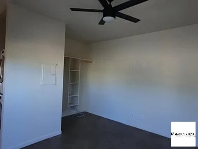 Building Photo - Lovely Home