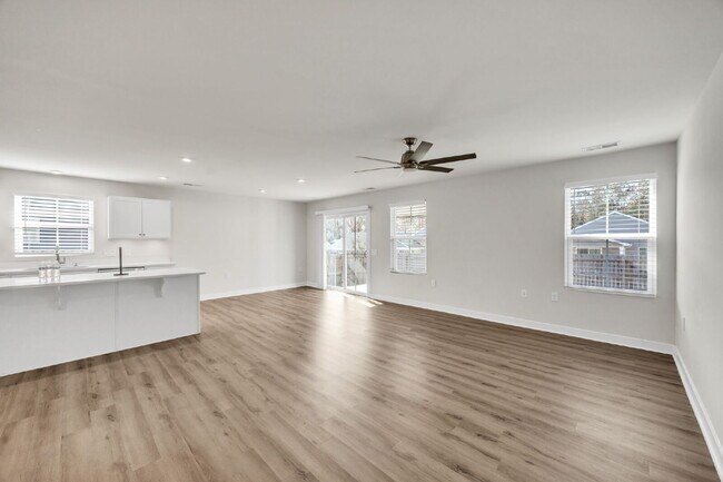 Photo - Beautiful 3BR / 2BA Craftsman-Style Home in Durbin Oaks in Fountain Inn $1995/mo***