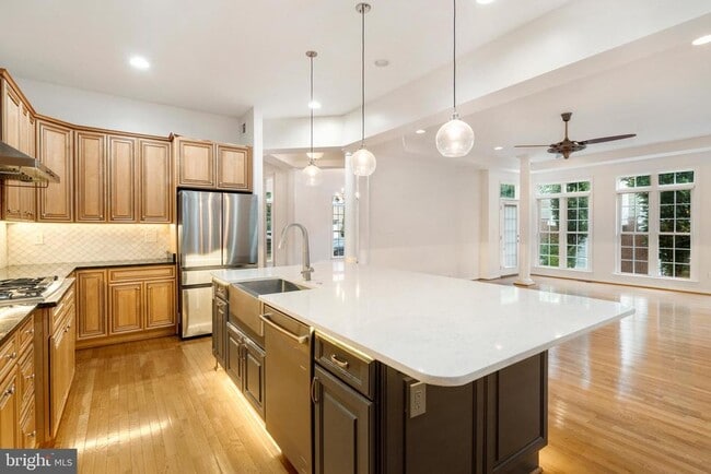 Photo - 8880 Olive Mae Cir