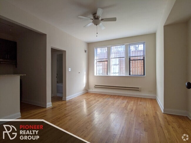Building Photo - 4616 N Paulina St Rental
