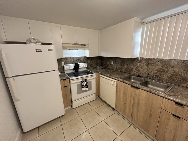 Photo - 4205 N University Dr