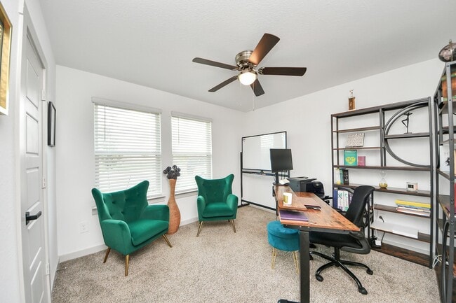 Photo - 202 Serena Pk Ln