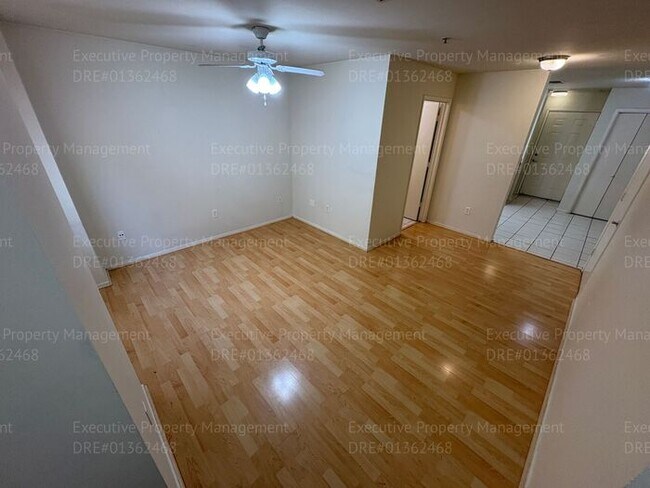 Photo - 2 bedroom 1.5 bathroom townhome located in a gated community near Hosking Ave/ S. Union Ave