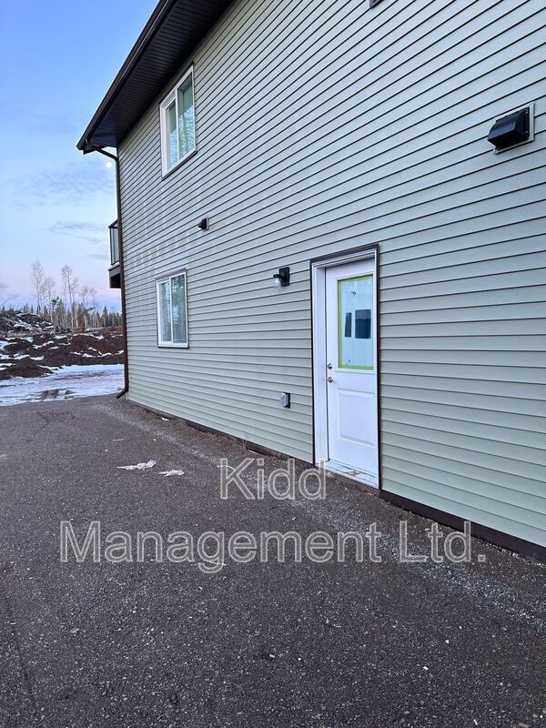 Building Photo - 1223 Blackburn N Rd