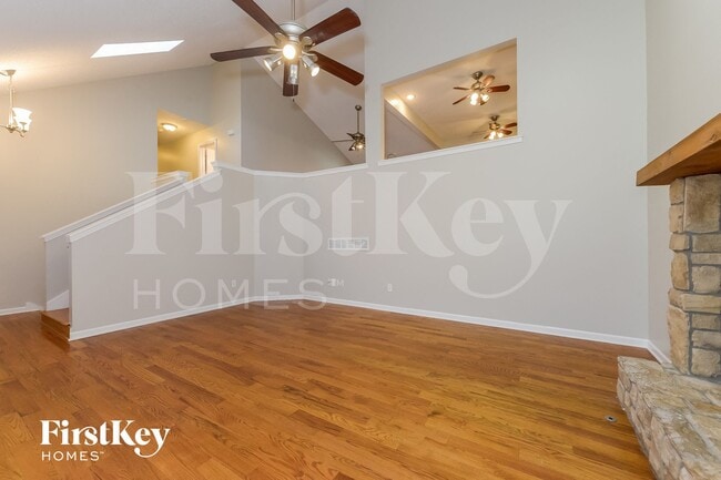 Photo - 407 Kimberly Dr