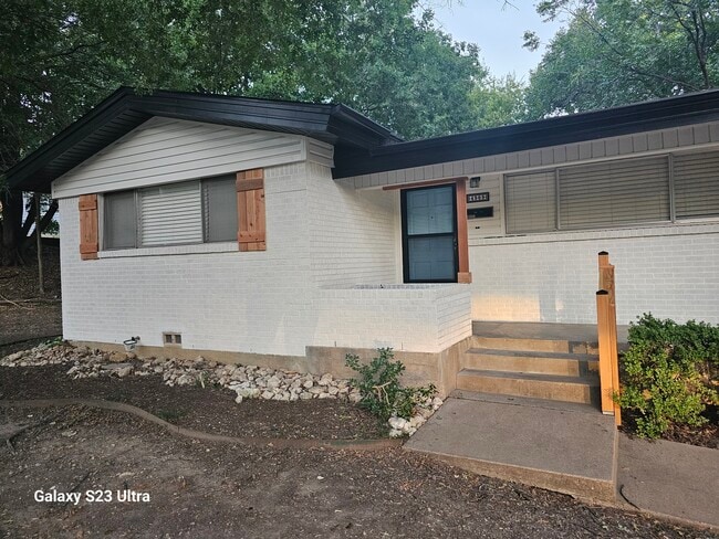 Photo - 4909 Sunset St