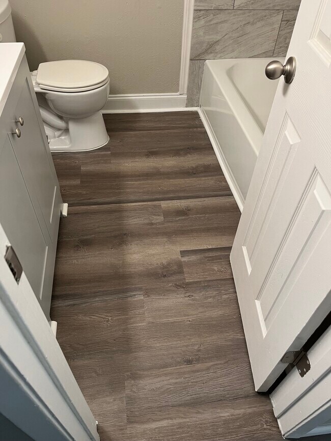 Photo - MB Country Meadow Apartments