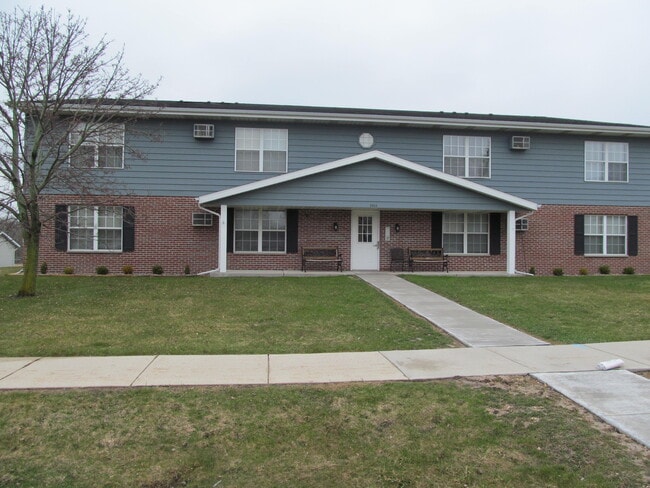 Building Photo - 2035 Sylvan Way Unit #3 Rental