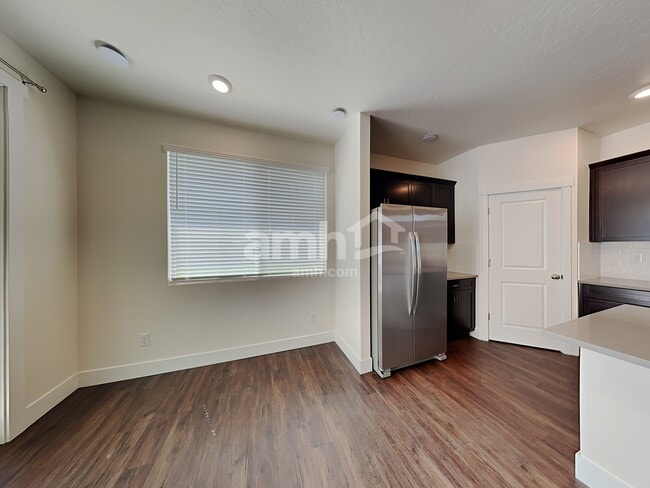 Photo - 1317 N Barkvine Ave